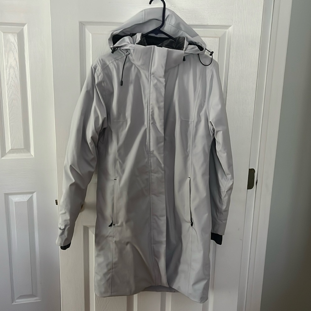 Women’s Moosejaw waterproof warm jacket!